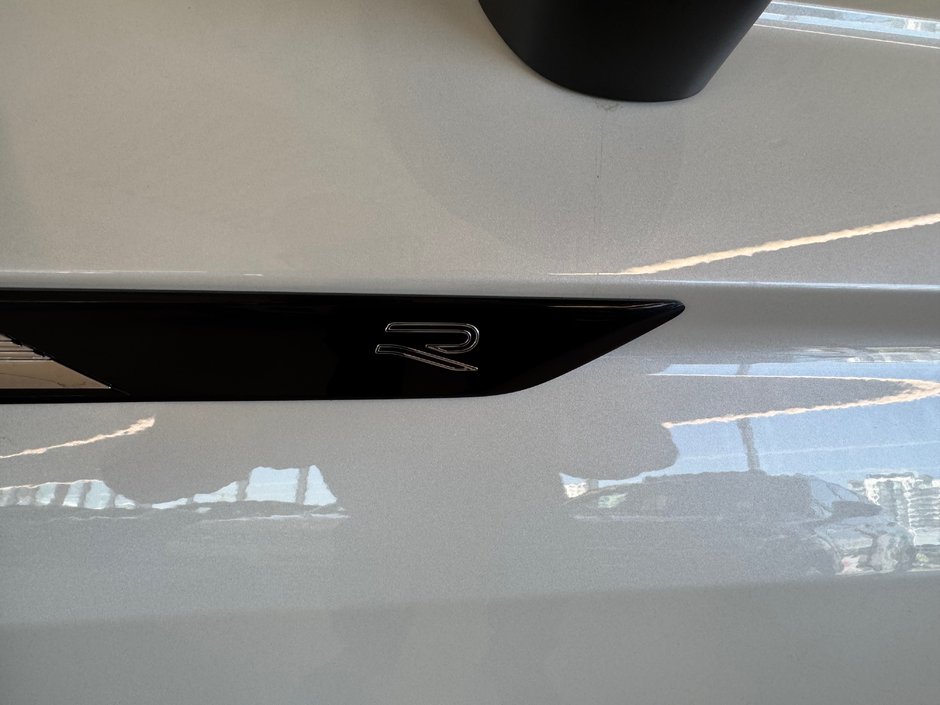 2022 Volkswagen Tiguan Comfortline R-Line Black Edition-21