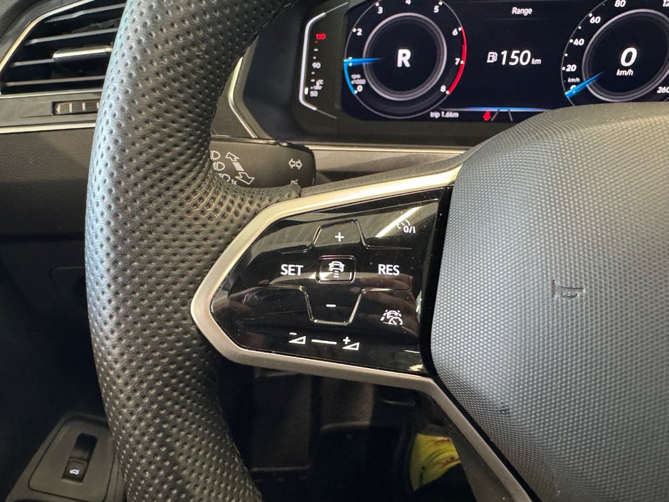 2022 Volkswagen Tiguan Comfortline R-Line Black Edition-18