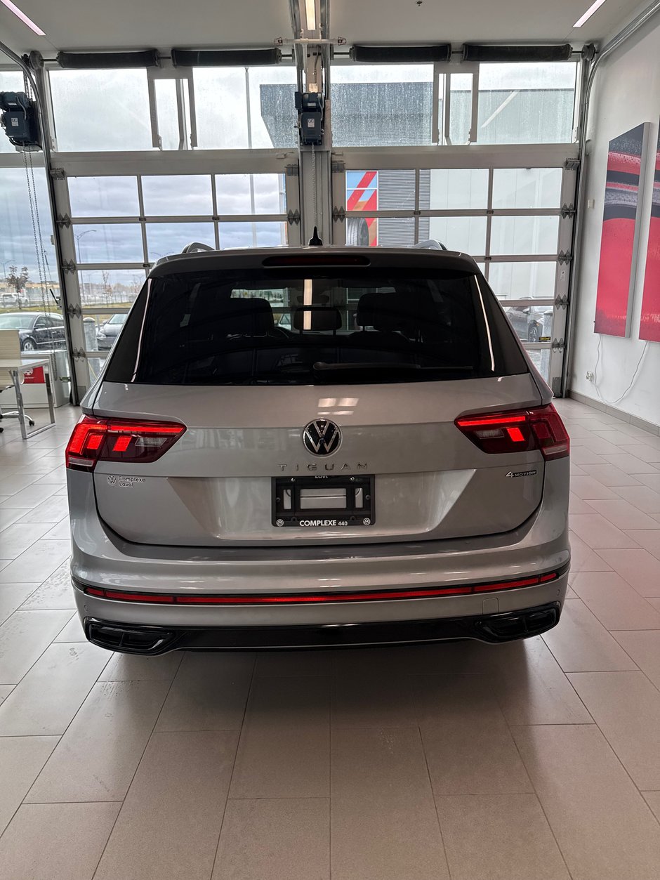 2022 Volkswagen Tiguan Comfortline R-Line Black Edition-3