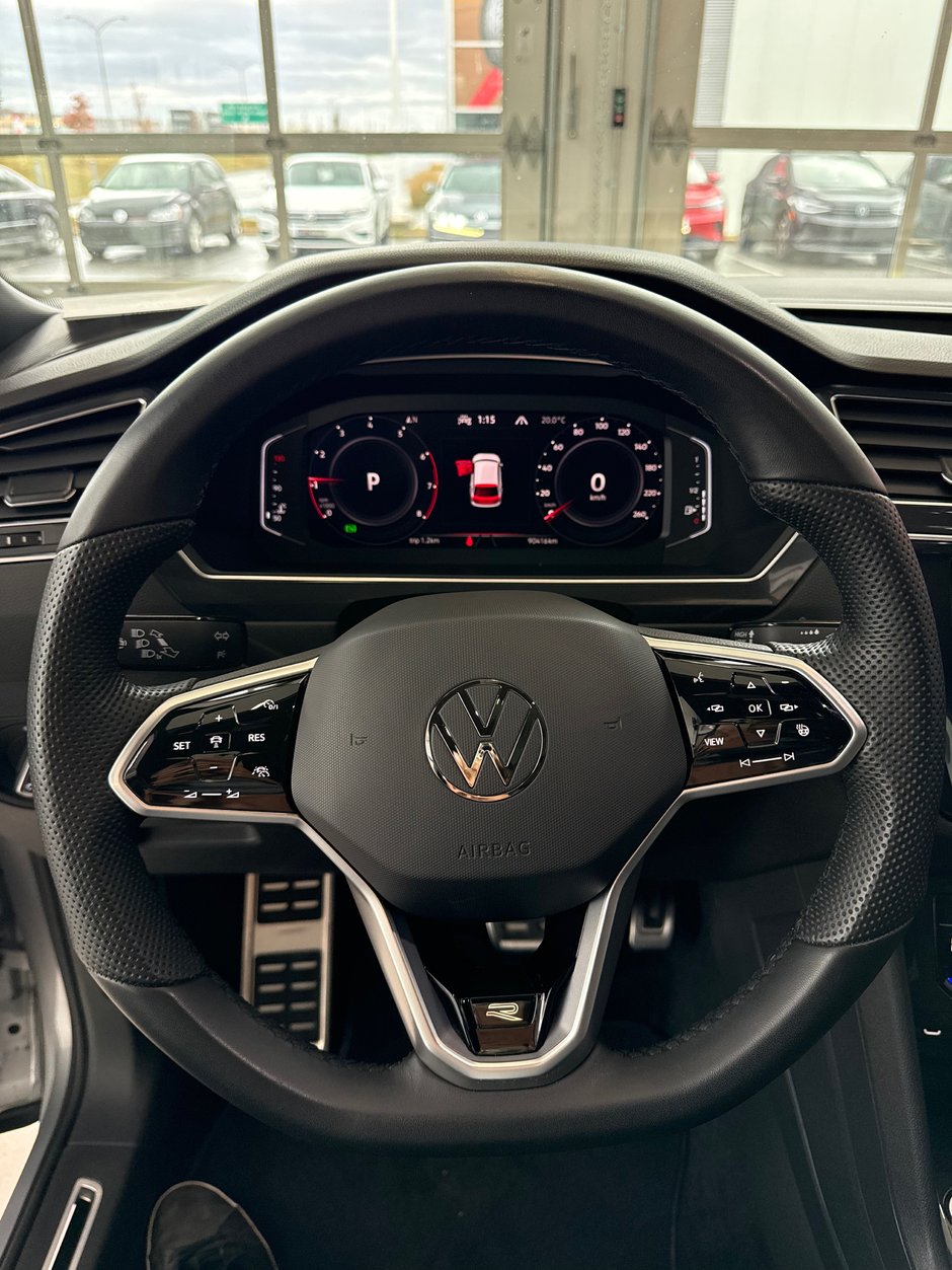 2022 Volkswagen Tiguan Comfortline R-Line Black Edition-9