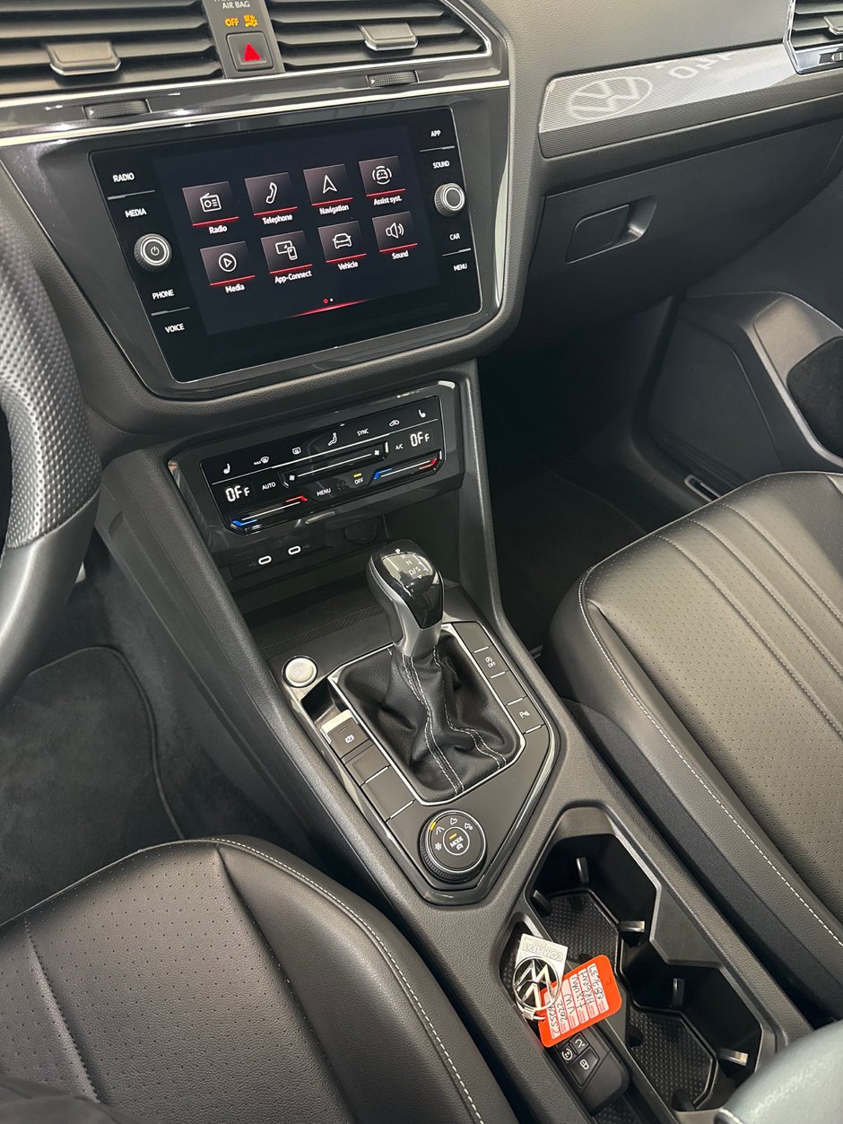 2022 Volkswagen Tiguan Comfortline R-Line Black Edition-11
