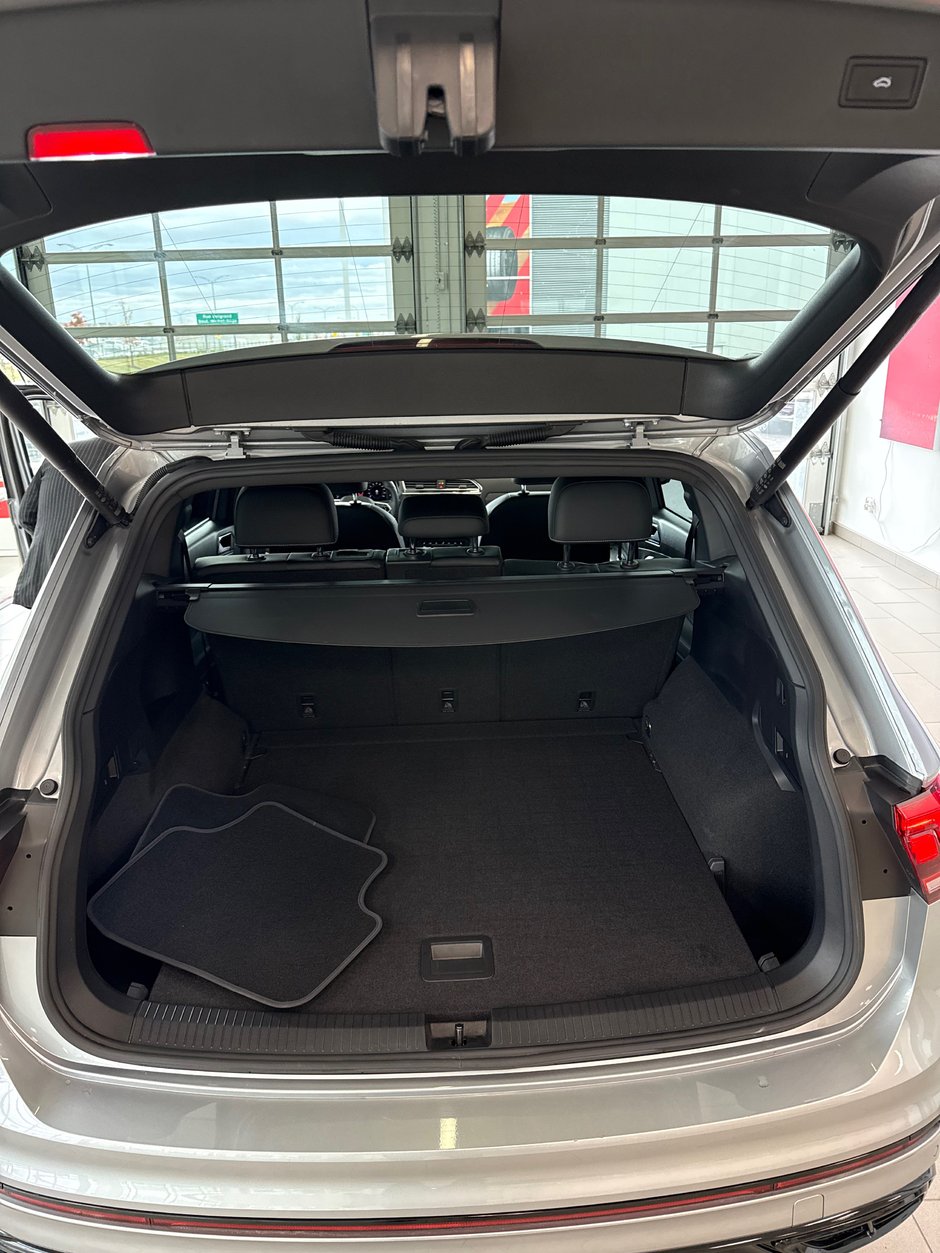 2022 Volkswagen Tiguan Comfortline R-Line Black Edition-5