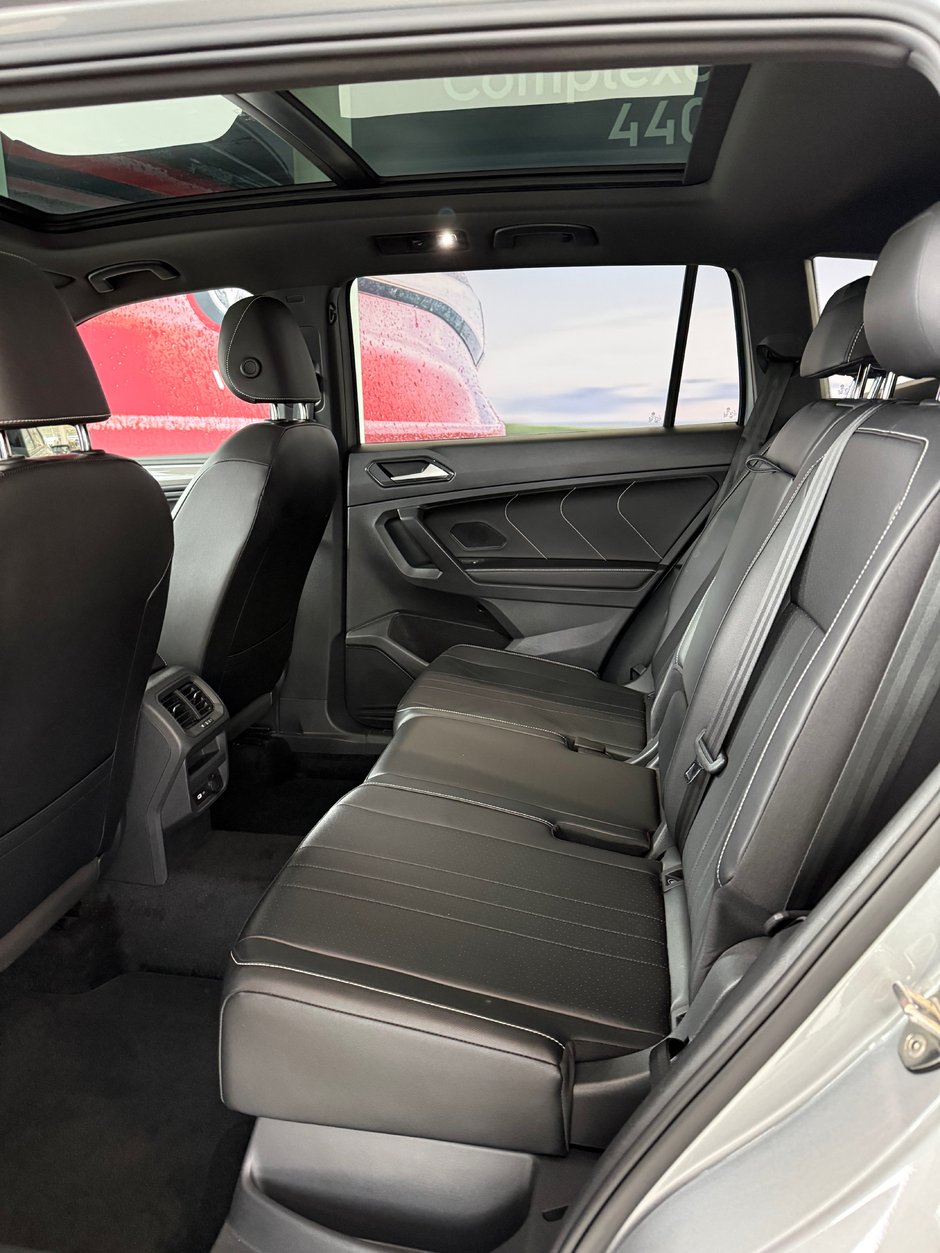 2022 Volkswagen Tiguan Comfortline R-Line Black Edition-6