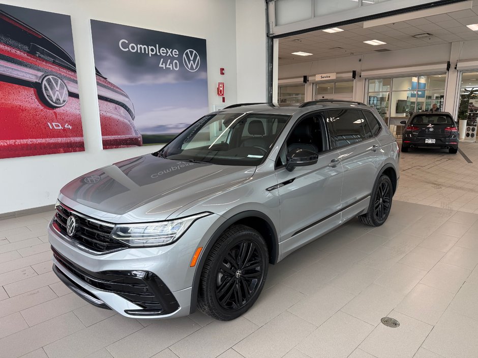 2022 Volkswagen Tiguan Comfortline R-Line Black Edition-0