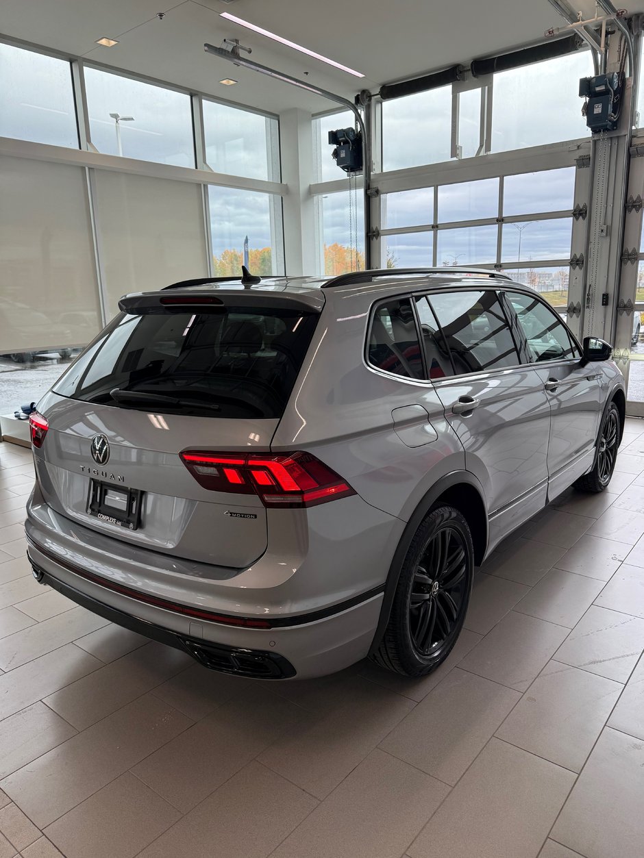 2022 Volkswagen Tiguan Comfortline R-Line Black Edition-2