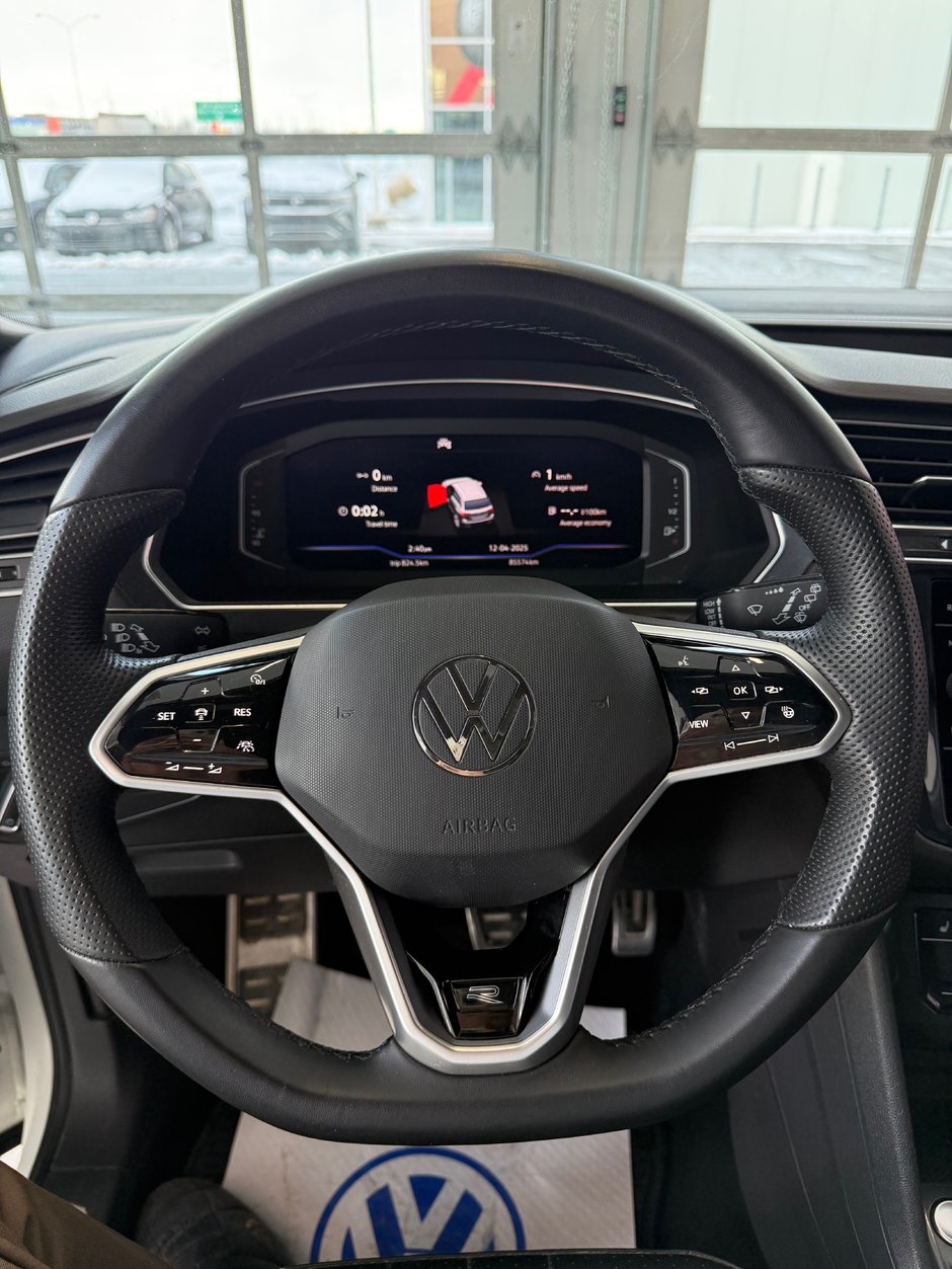 2022 Volkswagen Tiguan Comfortline R-Line Black Edition-9
