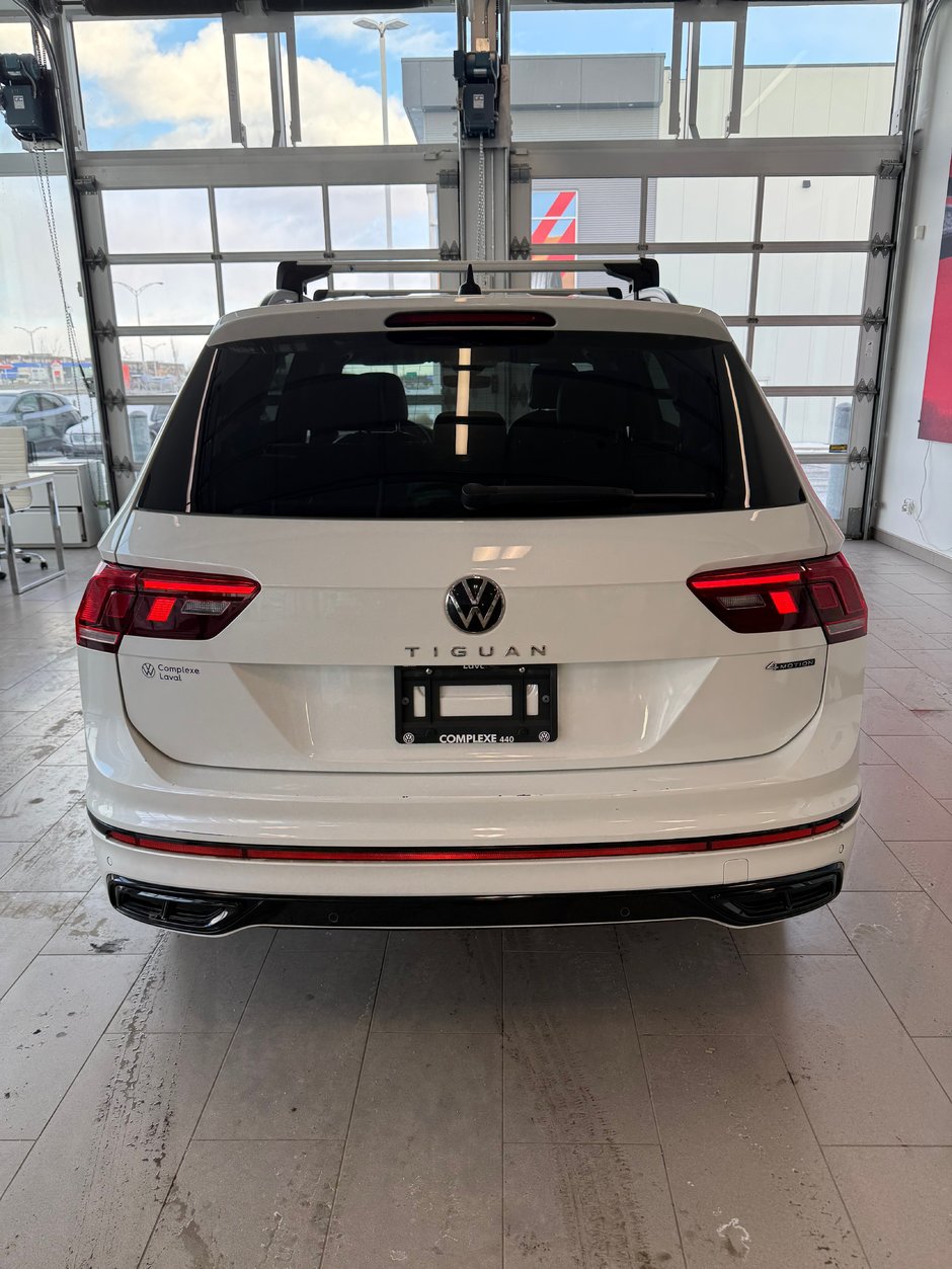 2022 Volkswagen Tiguan Comfortline R-Line Black Edition-3