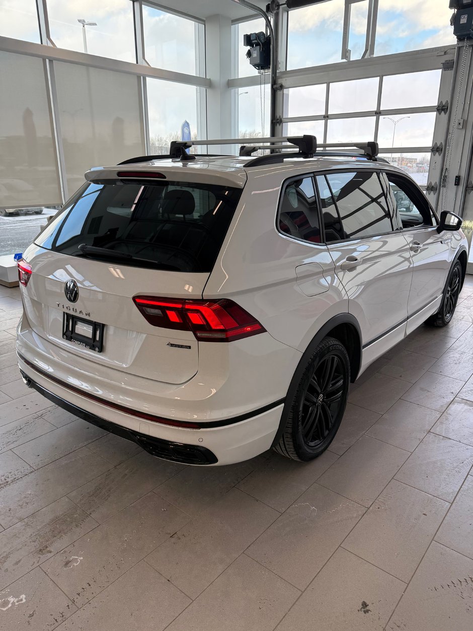 2022 Volkswagen Tiguan Comfortline R-Line Black Edition-2