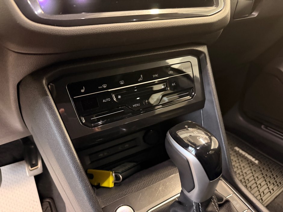 2022 Volkswagen Tiguan Comfortline R-Line Black Edition-15