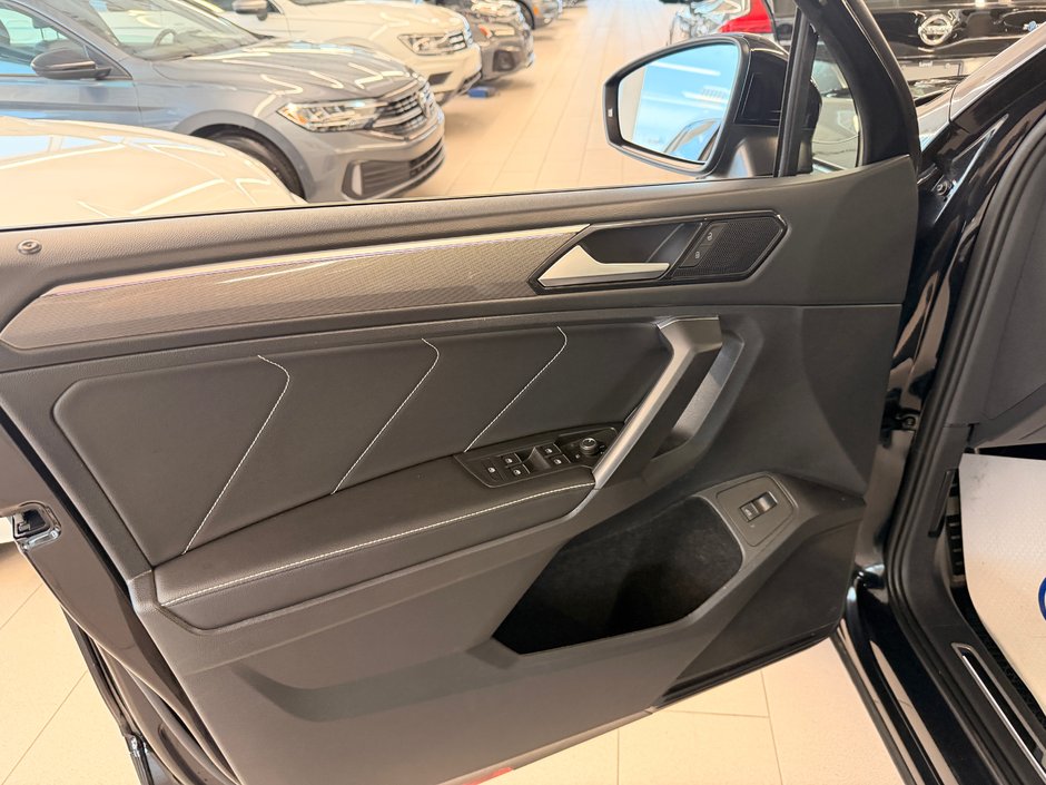 2022 Volkswagen Tiguan Comfortline R-Line Black Edition-11