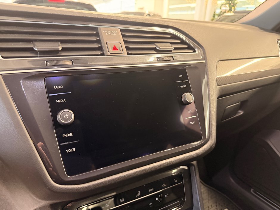 2022 Volkswagen Tiguan Comfortline R-Line Black Edition-16