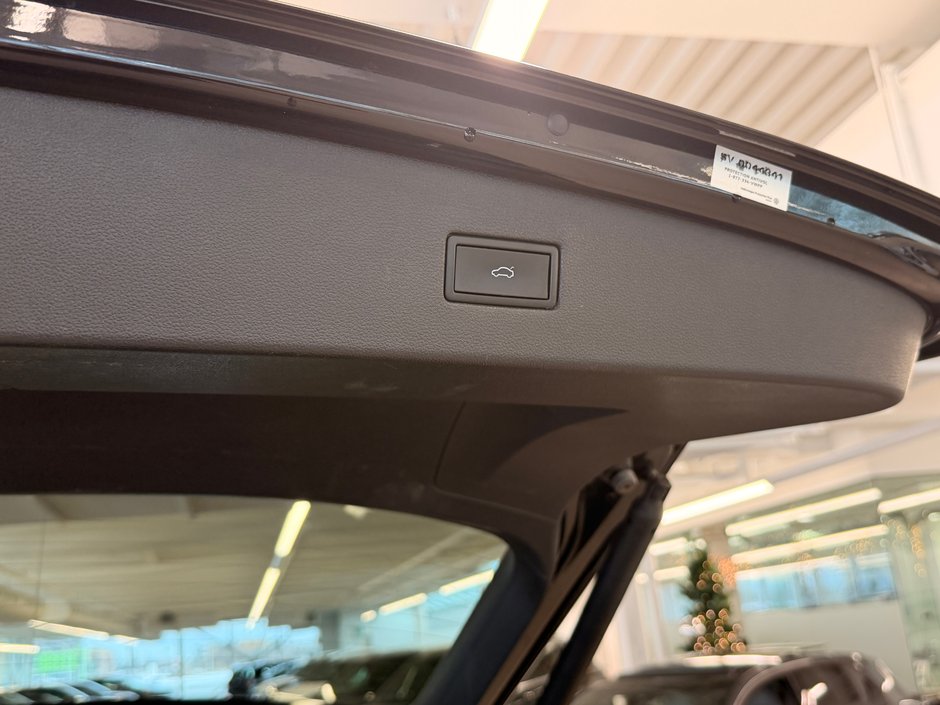 2022 Volkswagen Tiguan Comfortline R-Line Black Edition-8