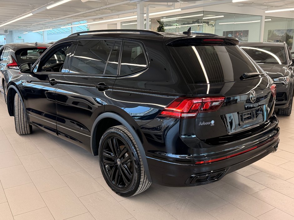 2022 Volkswagen Tiguan Comfortline R-Line Black Edition-2