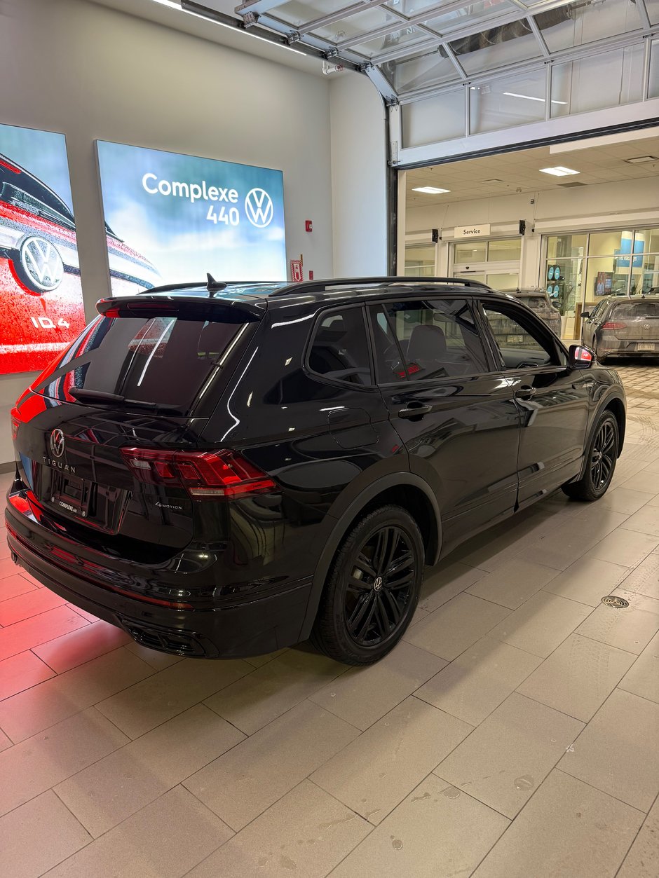 2022 Volkswagen Tiguan Comfortline R-Line Black Edition-3