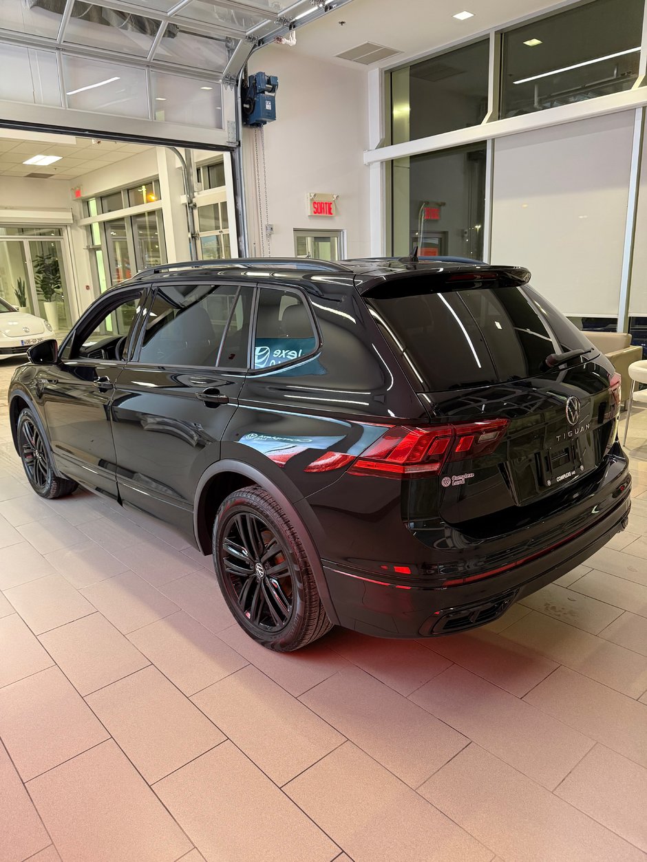Volkswagen Tiguan Comfortline R-Line Black Edition 2022-5