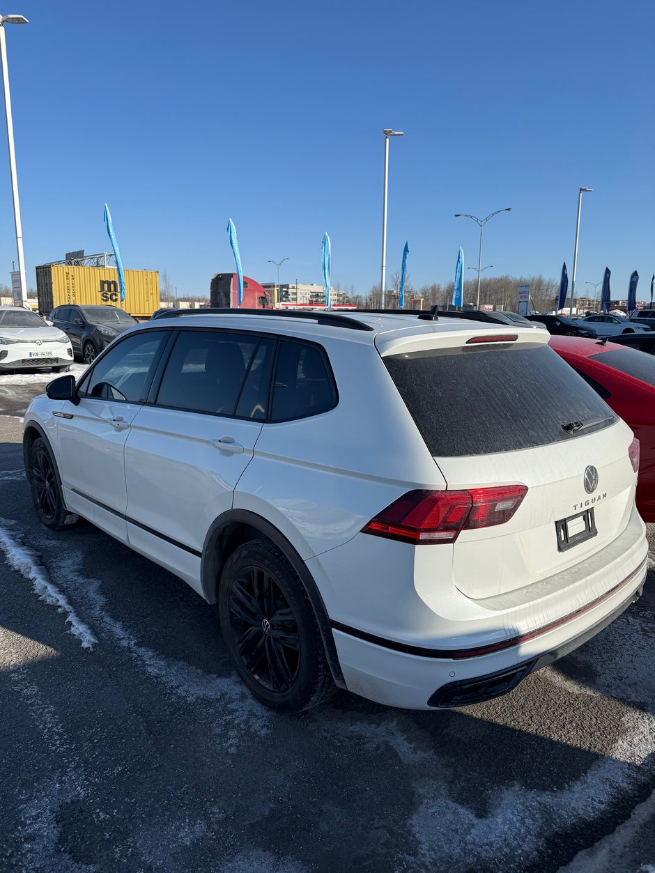 Volkswagen Tiguan Comfortline R-Line Black Edition 2022-1