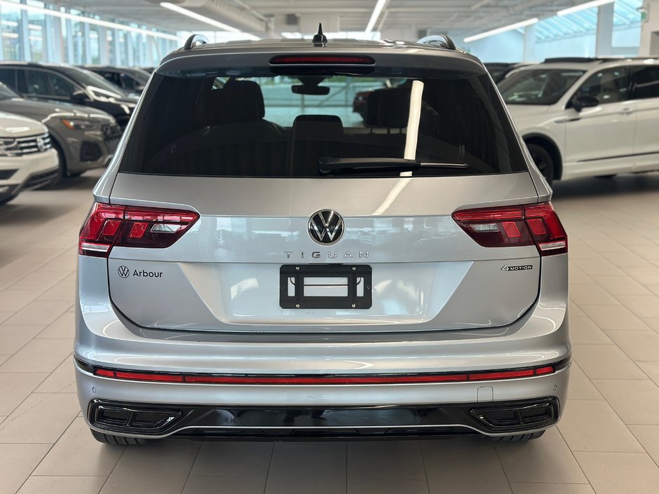 2023 Volkswagen Tiguan Comfortline R-Line Black Edition-5