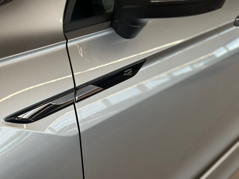 2023 Volkswagen Tiguan Comfortline R-Line Black Edition-7