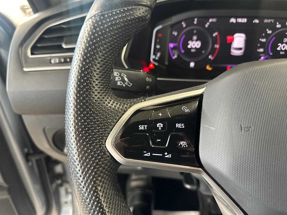 2023 Volkswagen Tiguan Comfortline R-Line Black Edition-17