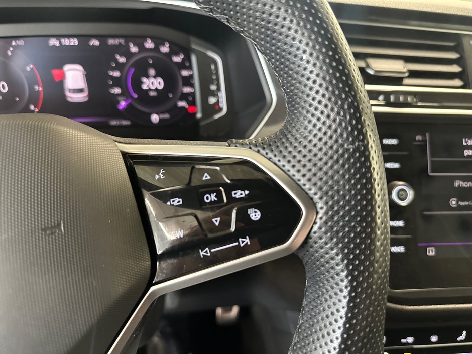 2023 Volkswagen Tiguan Comfortline R-Line Black Edition-16
