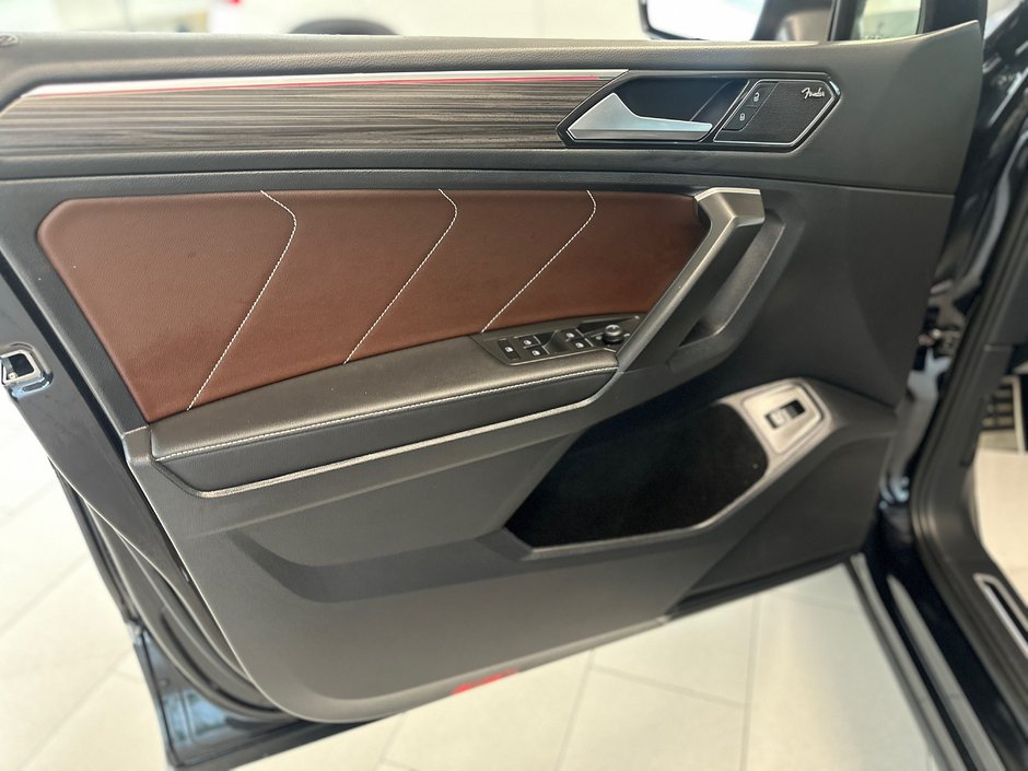 2023 Volkswagen Tiguan Highline R-Line-12
