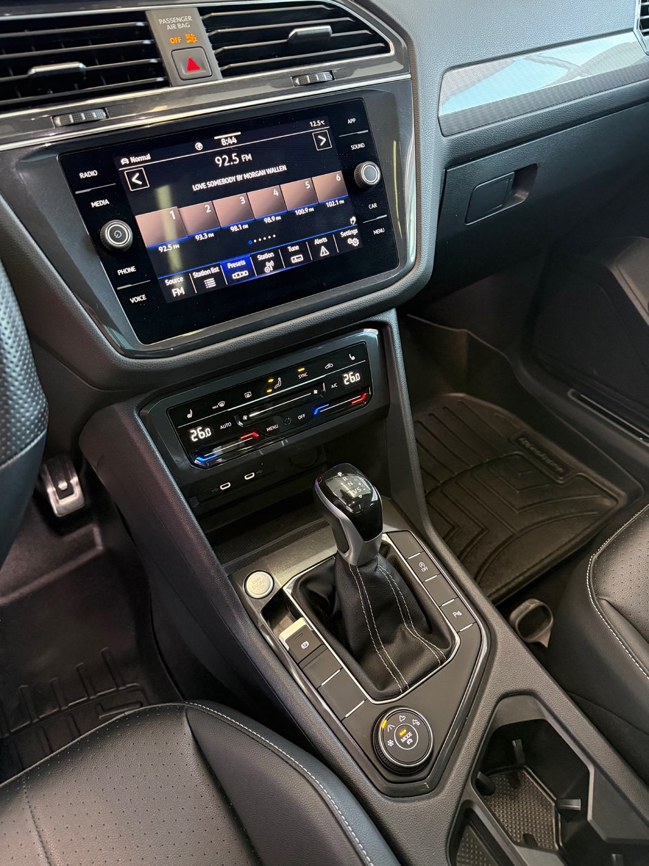2023 Volkswagen Tiguan Comfortline R-Line Black Edition-12