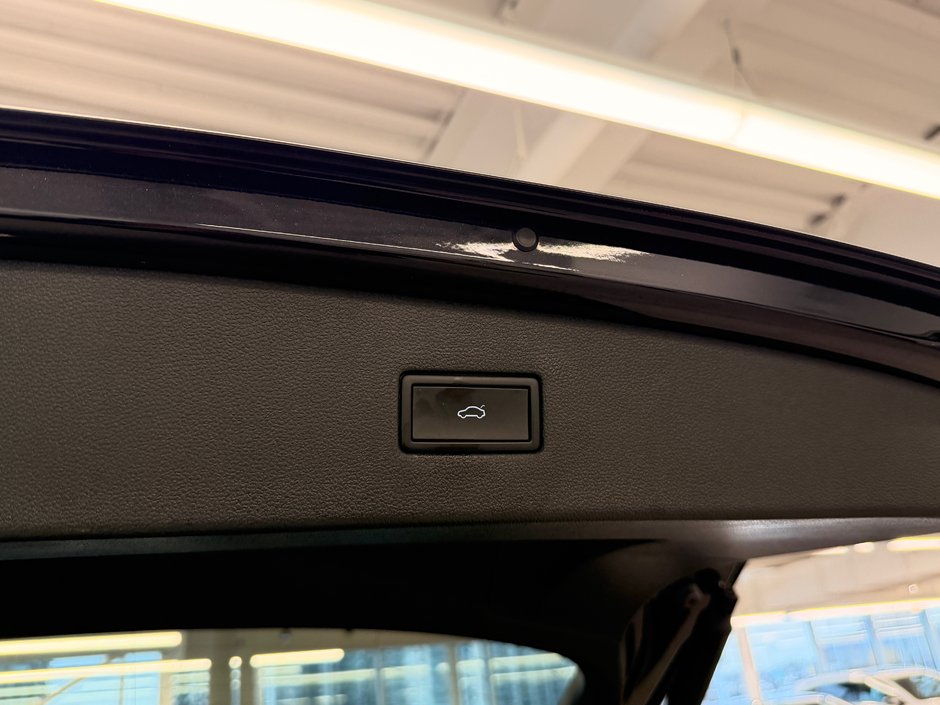 2023 Volkswagen Tiguan Highline R-Line-9