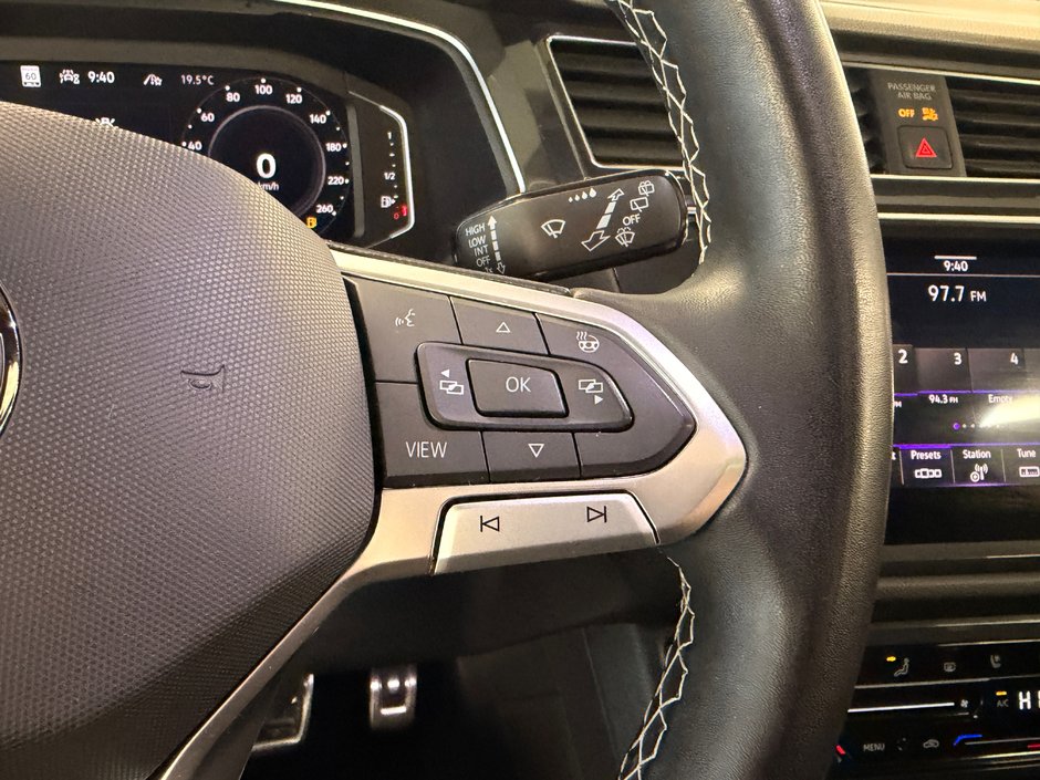 2023 Volkswagen Tiguan Highline R-Line-17