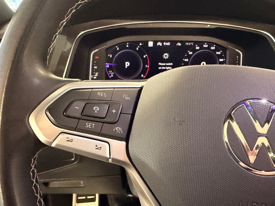 2023 Volkswagen Tiguan Highline R-Line-18