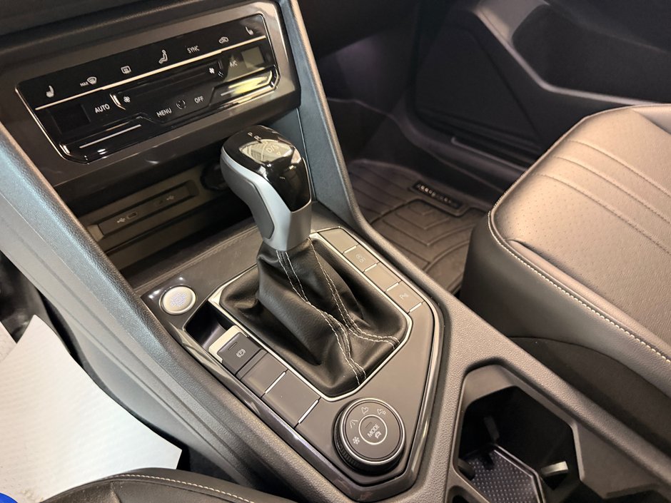 Volkswagen Tiguan Comfortline R-Line Black Edition 2023-12