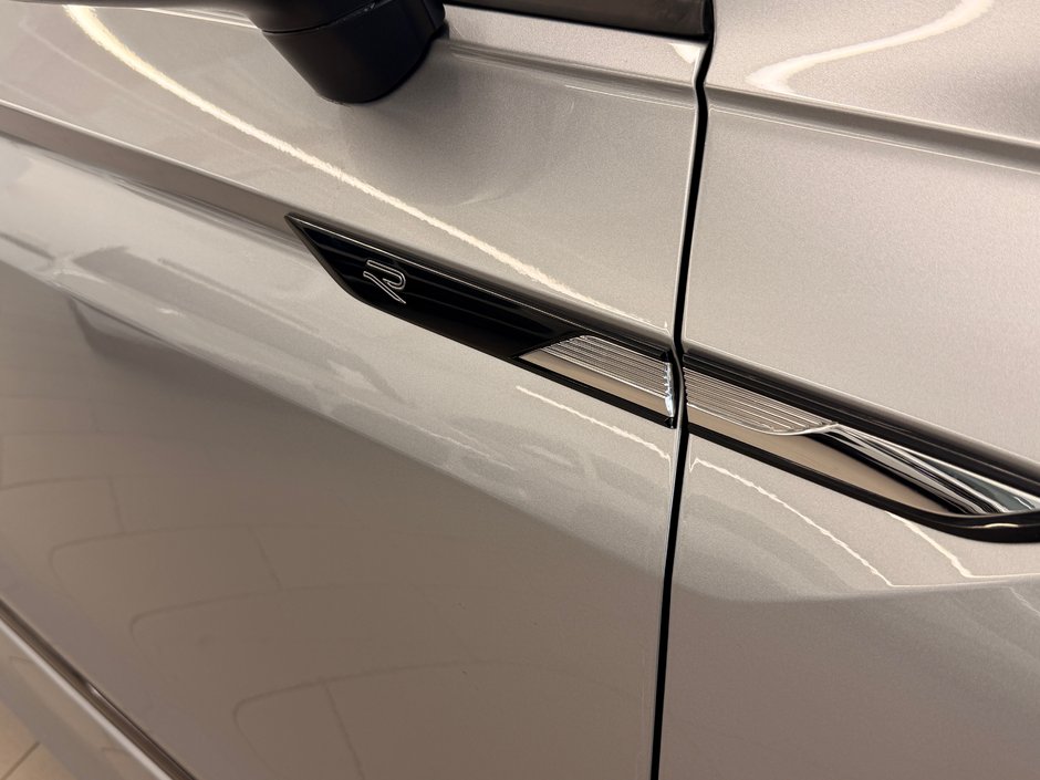 Volkswagen Tiguan Comfortline R-Line Black Edition 2023-6