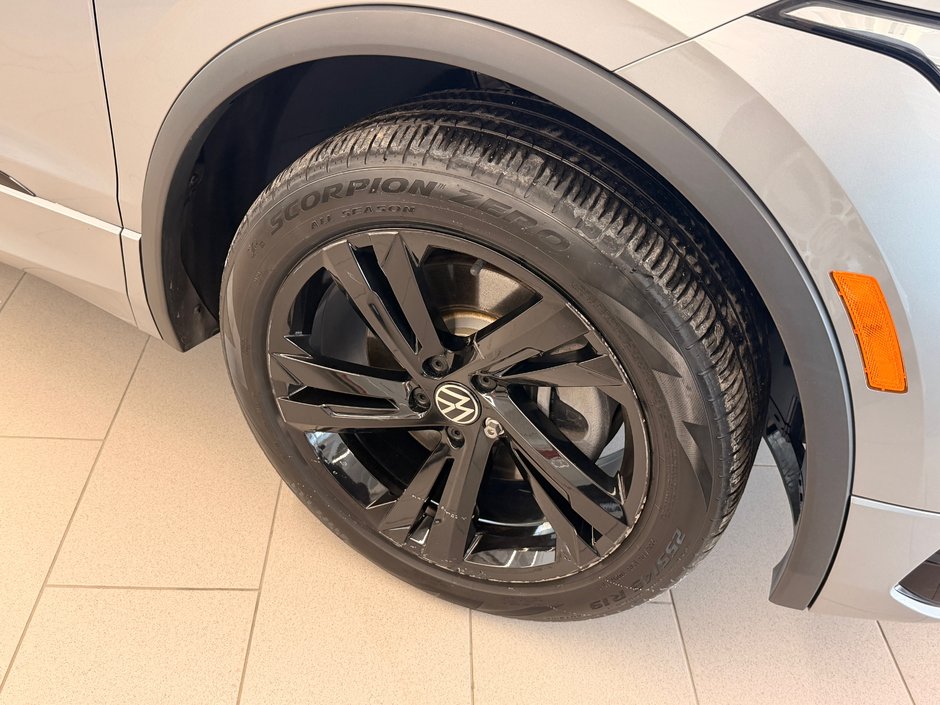 Volkswagen Tiguan Comfortline R-Line Black Edition 2023-5