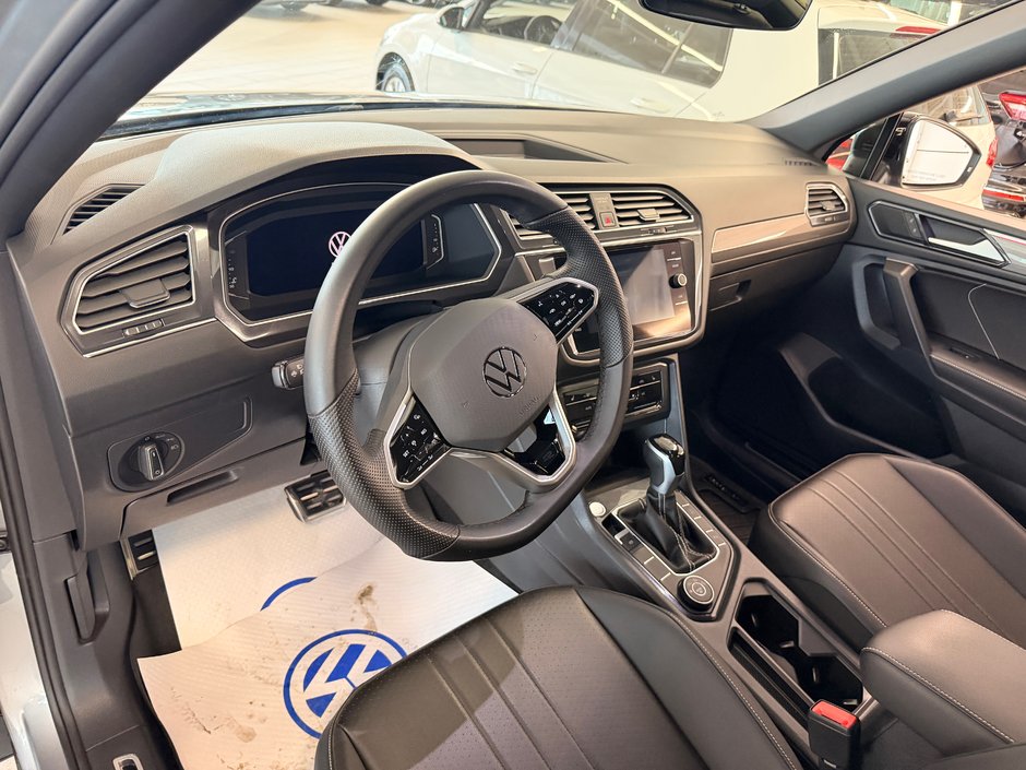 Volkswagen Tiguan Comfortline R-Line Black Edition 2023-9