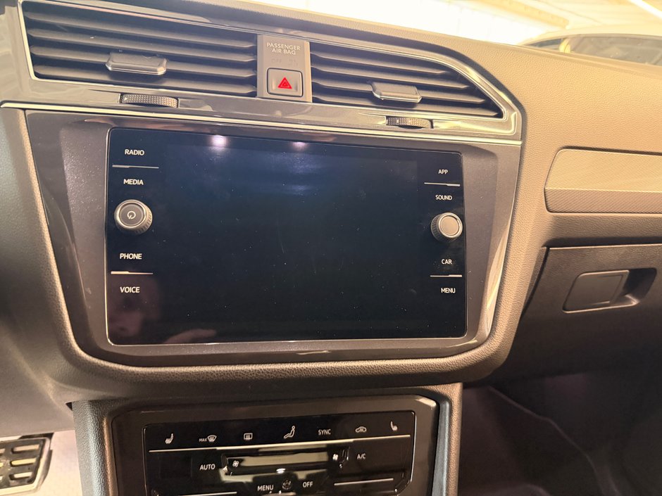 Volkswagen Tiguan Comfortline R-Line Black Edition 2023-14