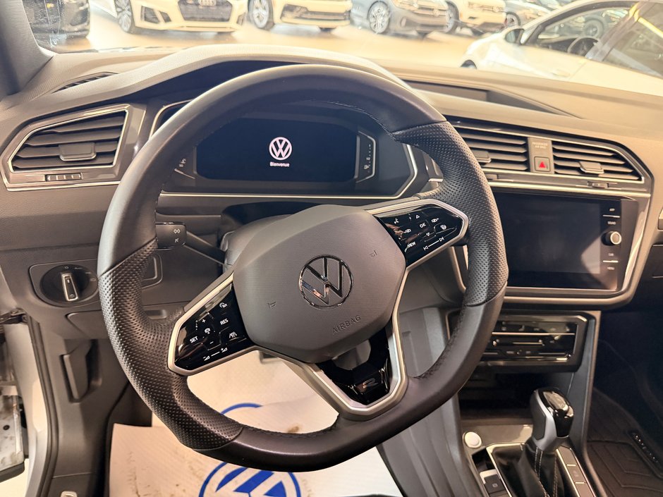 Volkswagen Tiguan Comfortline R-Line Black Edition 2023-11