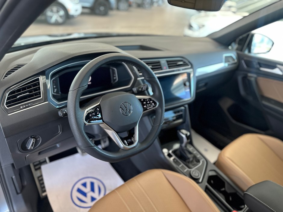 2024 Volkswagen Tiguan Comfortline R-Line Black Edition-11