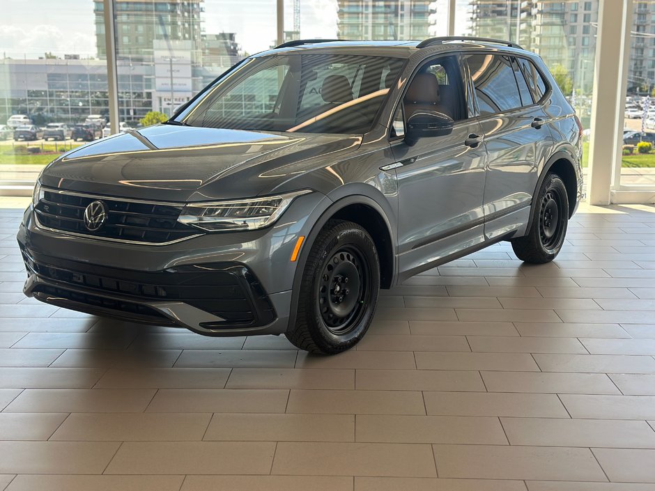 2024 Volkswagen Tiguan Comfortline R-Line Black Edition-2