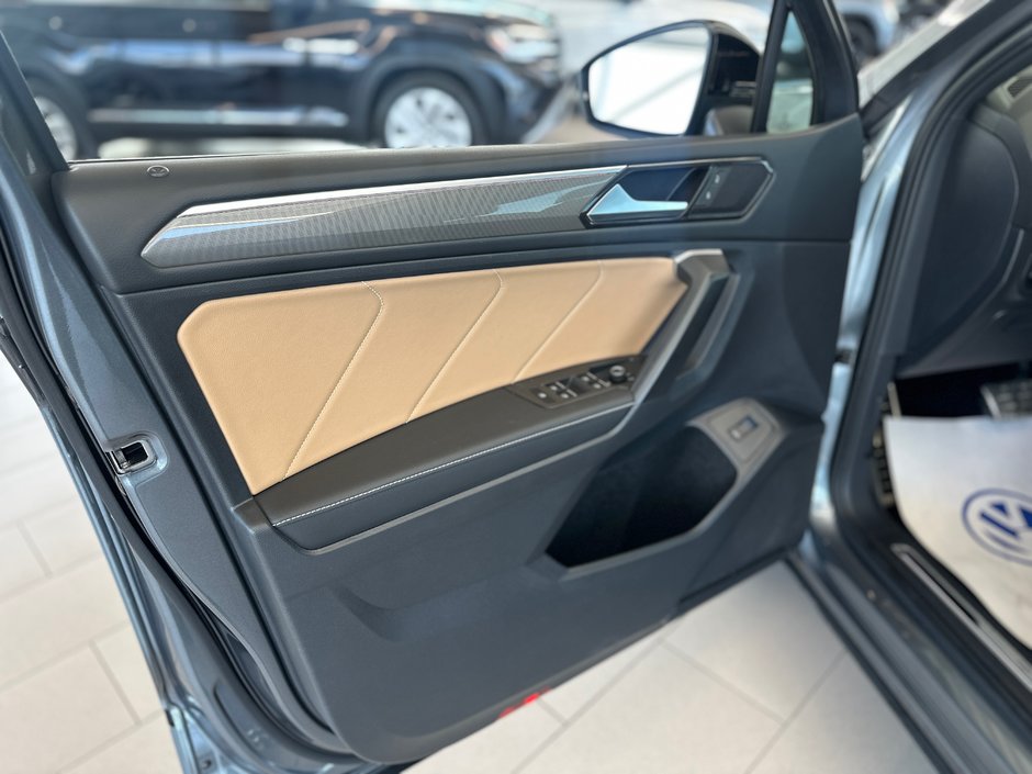 2024 Volkswagen Tiguan Comfortline R-Line Black Edition-10