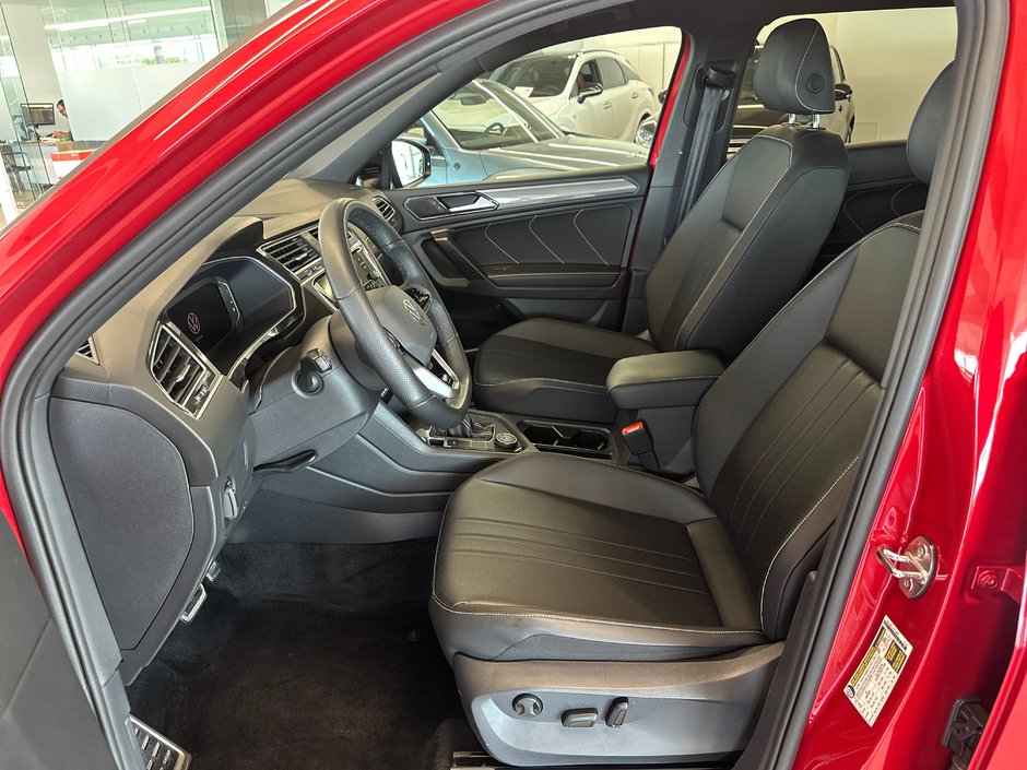 Volkswagen Tiguan Comfortline R-Line Black Edition 2024-11