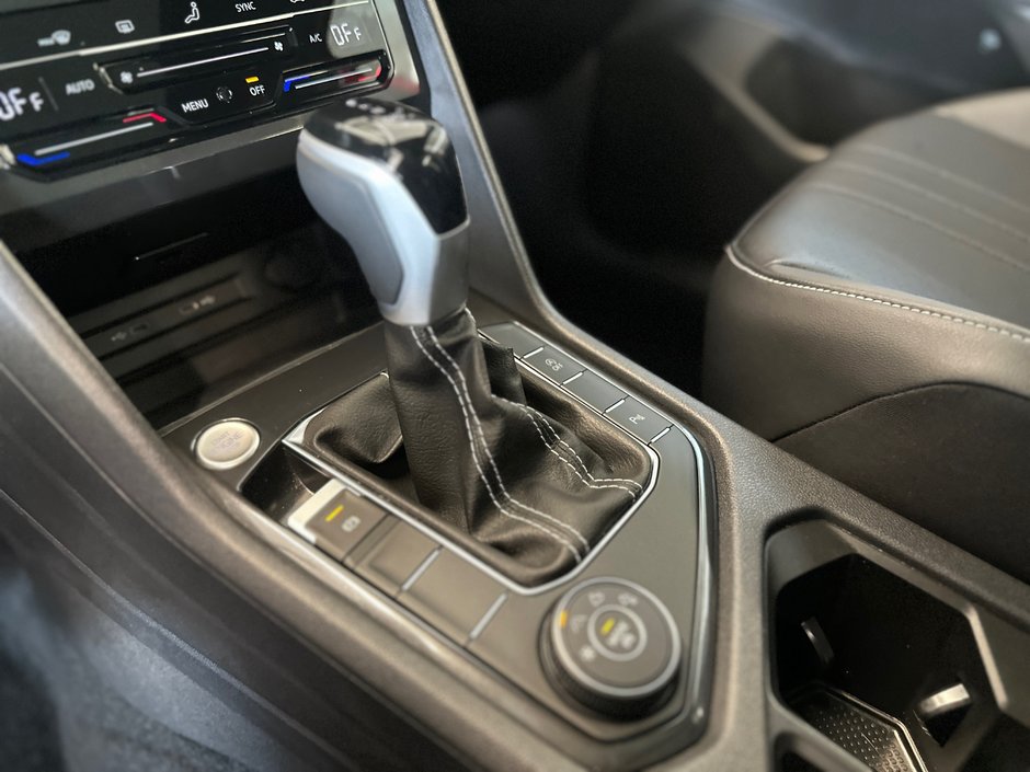 Volkswagen Tiguan Comfortline R-Line Black Edition 2024-18