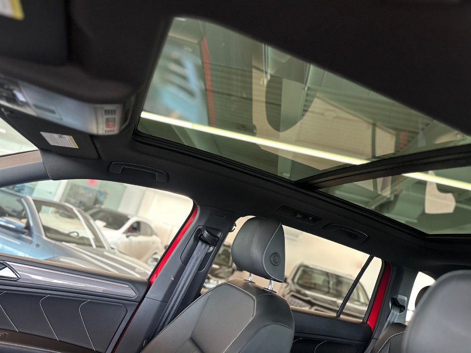 Volkswagen Tiguan Comfortline R-Line Black Edition 2024-13