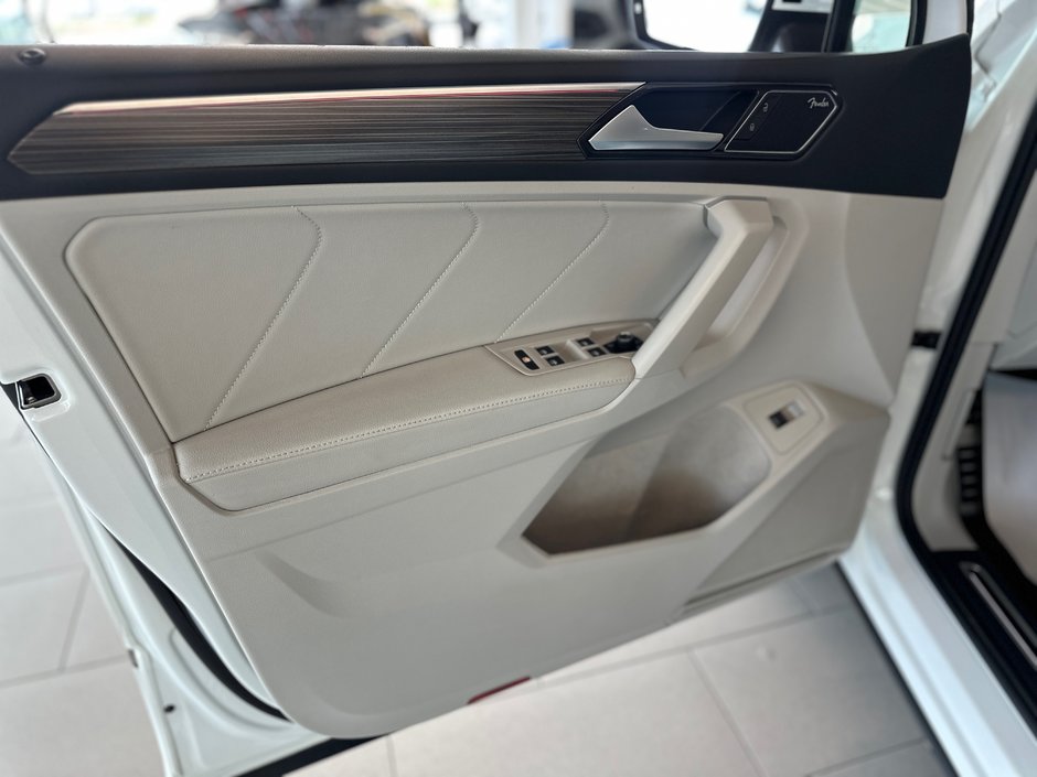Volkswagen Tiguan Highline R-Line 2024-17