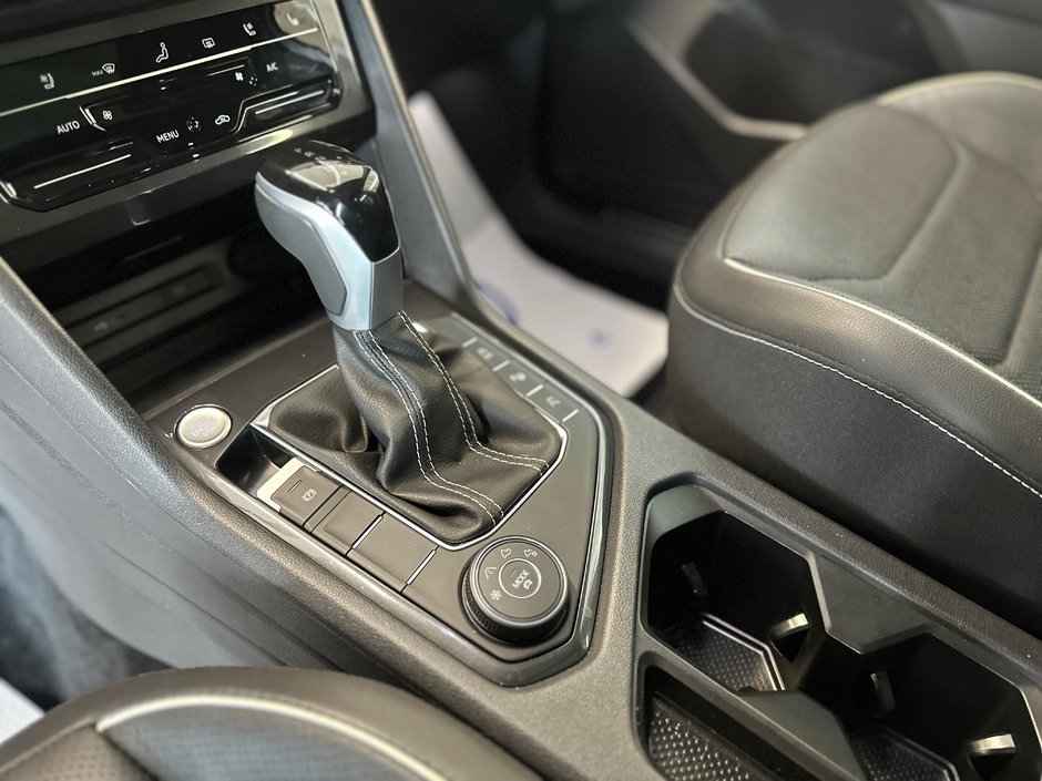 2024 Volkswagen Tiguan Highline R-Line-24