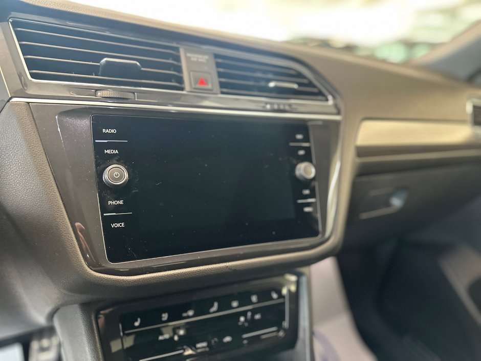 2024 Volkswagen Tiguan Highline R-Line-26