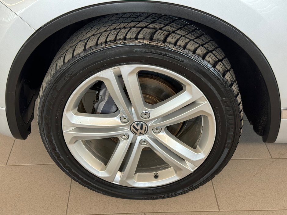 Volkswagen Touareg Execline 2014-25