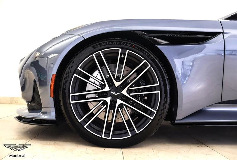 2025 Aston Martin DB12 V8 Volante-10