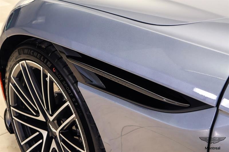 2025 Aston Martin DB12 V8 Volante-12