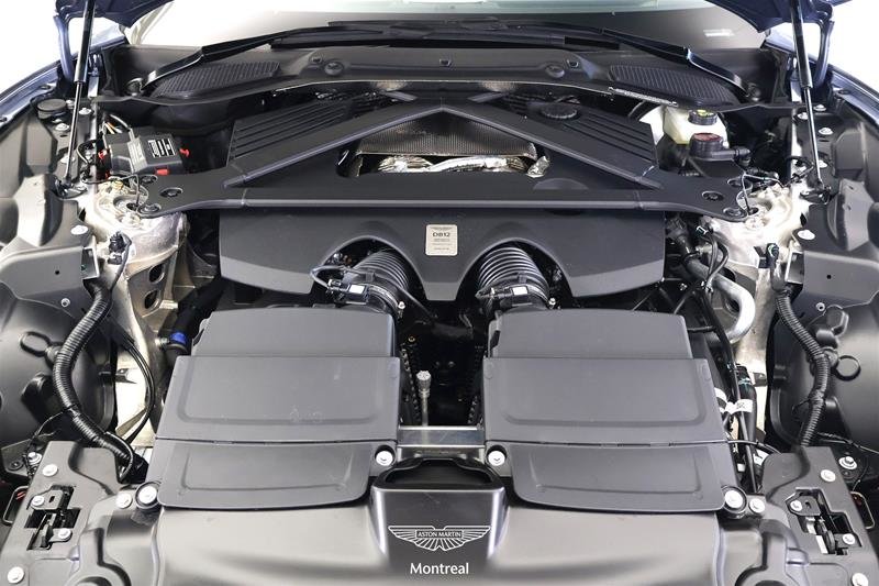2025 Aston Martin DB12 V8 Volante-3