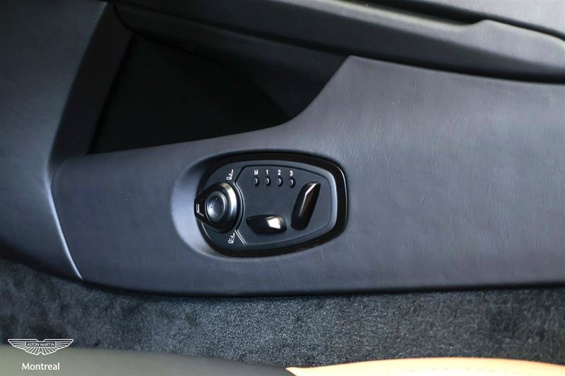 Aston Martin DB12 V8 Volante 2025-9