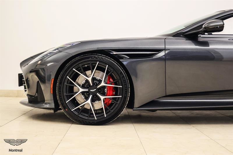 2026 Aston Martin DB12 V8 Volante-10